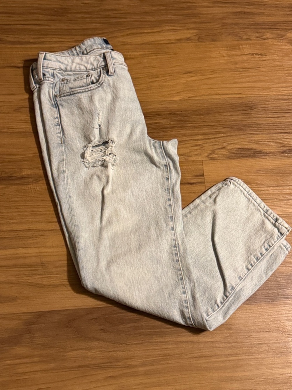 Aeropostale Light Blue Distressed Women’s Ankle Straight Jeans
